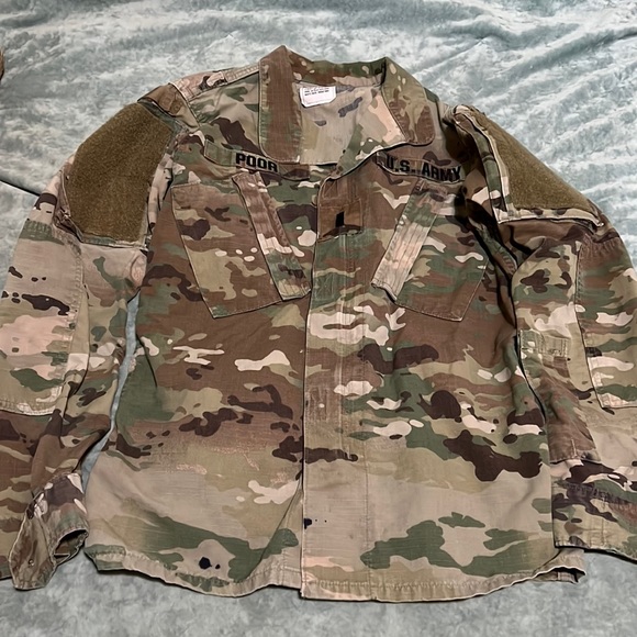 Female OCP Army Uniform set size small - Picture 2 of 10